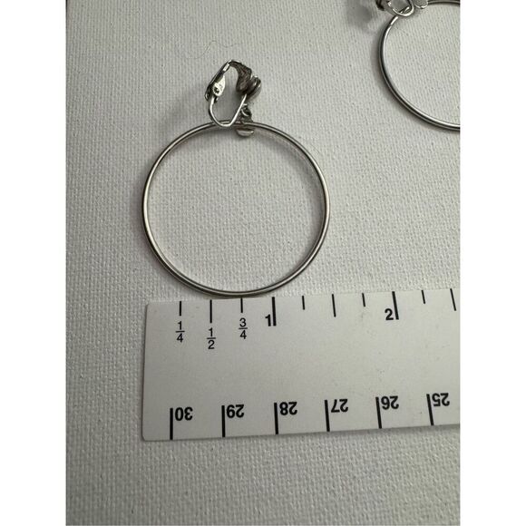 Vintage Y2K Womens Dainty Silver Tone Drop Clip On Hoop Earrings Lightweight 90s - Picture 4 of 4